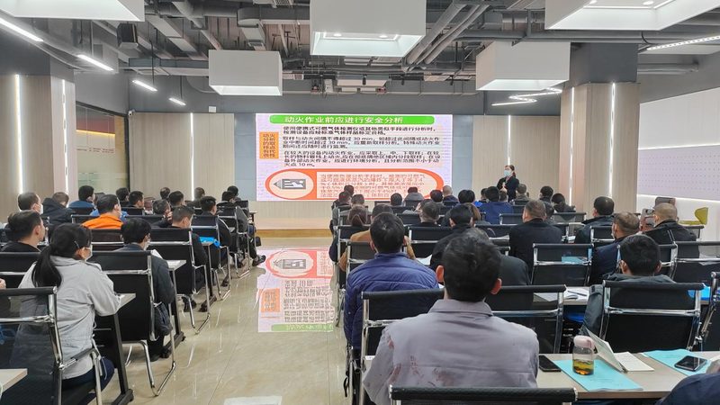研究生周末班师资对比：如何挑选合适的教学团队**
